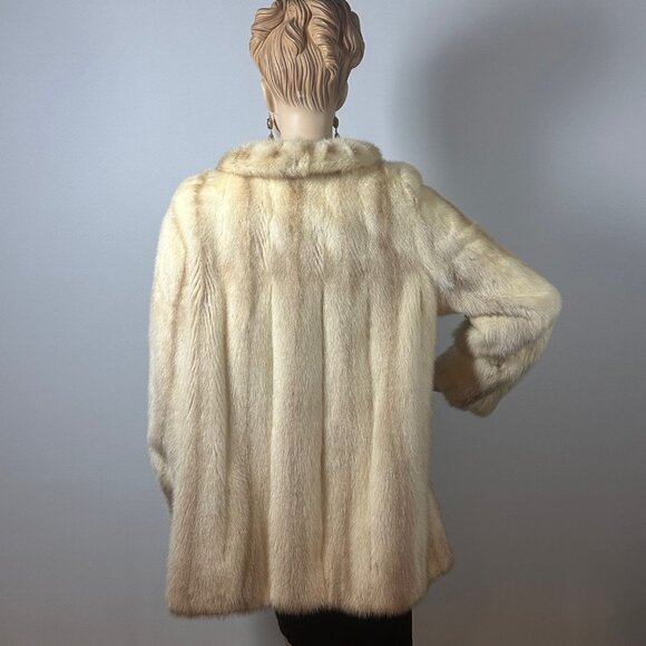 Vintage Tourmaline Mink Jacket – Elegant Cream Hue - Picture 4 of 4